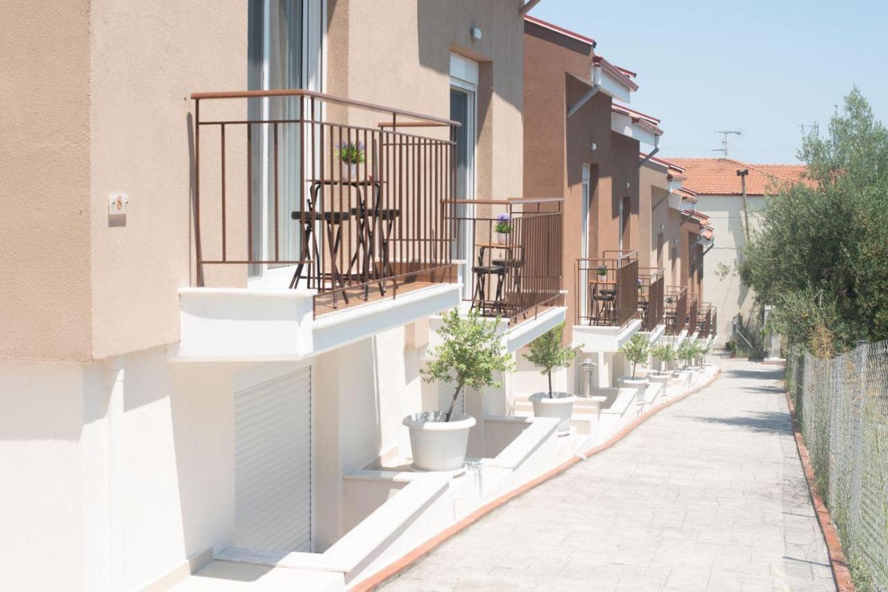 Valery Apartments Pefkochori Exterior photo